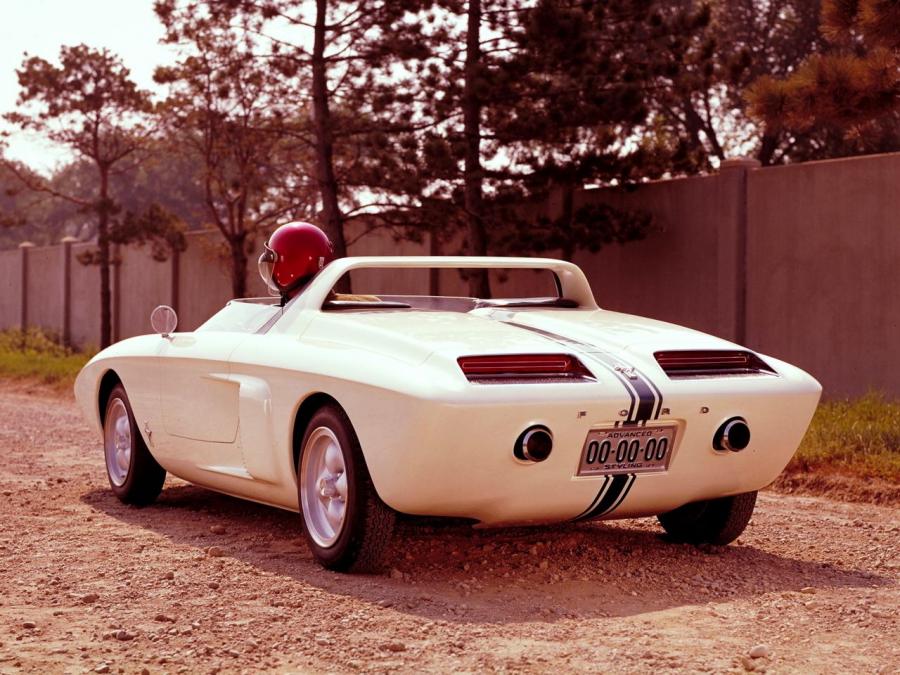  Ford Mustang Roadster Concept Car 1962 года  (фото 16 из 29)